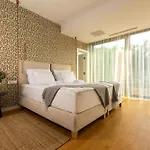 וילה Adria Seafront Luxury A Private Pool *