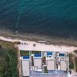 Adria Seafront Luxury A Private Pool ヴィラ ザトン