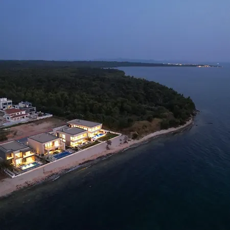 فيلة Adria Seafront Luxury A Private Pool زاتون