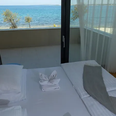 فيلة Adria Seafront Luxury A Private Pool *