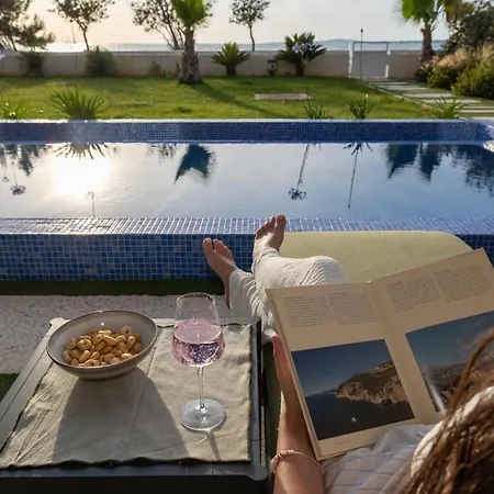 Adria Seafront Luxury A Private Pool Vila *