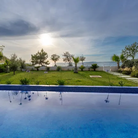 Adria Seafront Luxury A Private Pool Vila