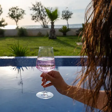 Adria Seafront Luxury A Private Pool Vila *