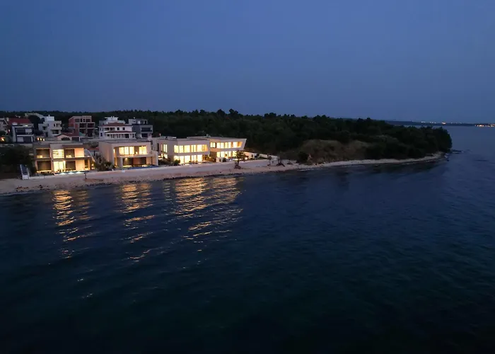 Adria Seafront Luxury A Private Pool *